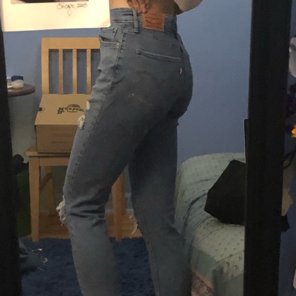 LEVIS HIGH RISE JEANS - Picture 3 of 4